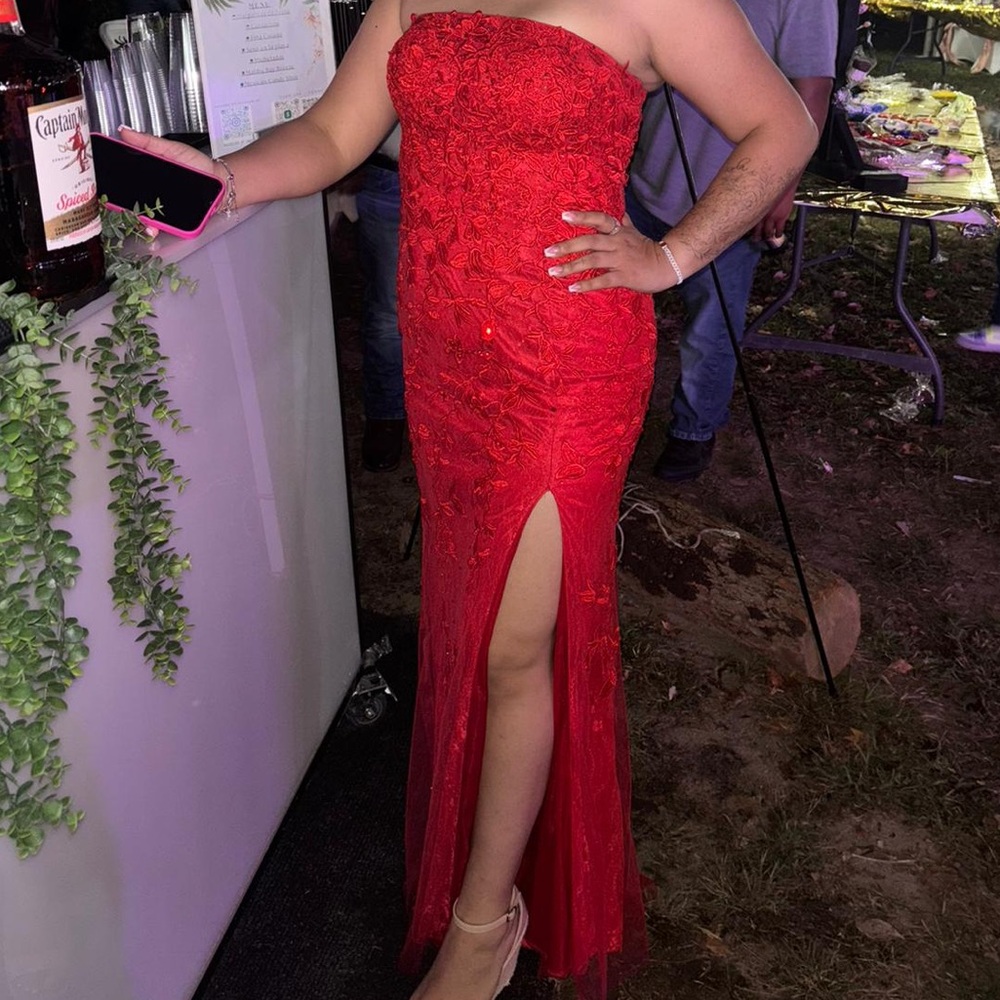 Elegant Red Strapless Gown with Slit